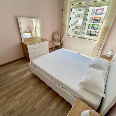 Modern & Cozy Apartment Tiranë Luaran gambar
