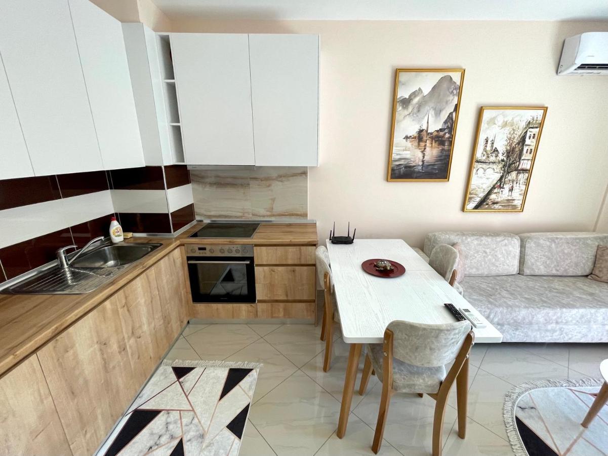 Modern & Cozy Apartment Tiranë Luaran gambar